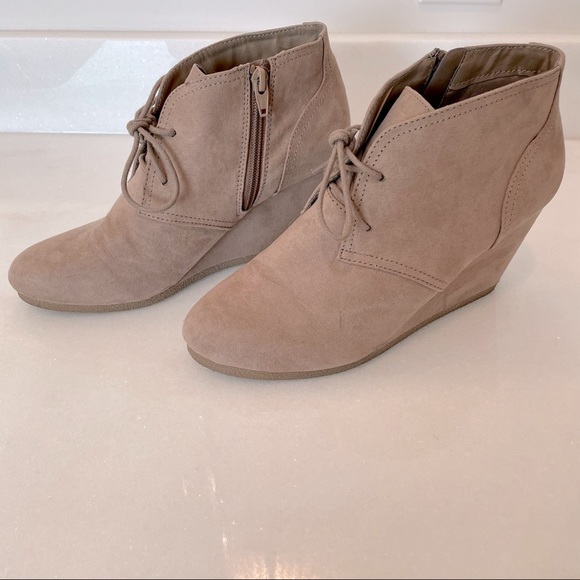 Tan - Suede - Wedge Heels - Size 9 - Picture 2 of 4